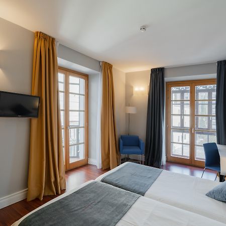 Zenit El Coloquio Hotel Valladolid Luaran gambar