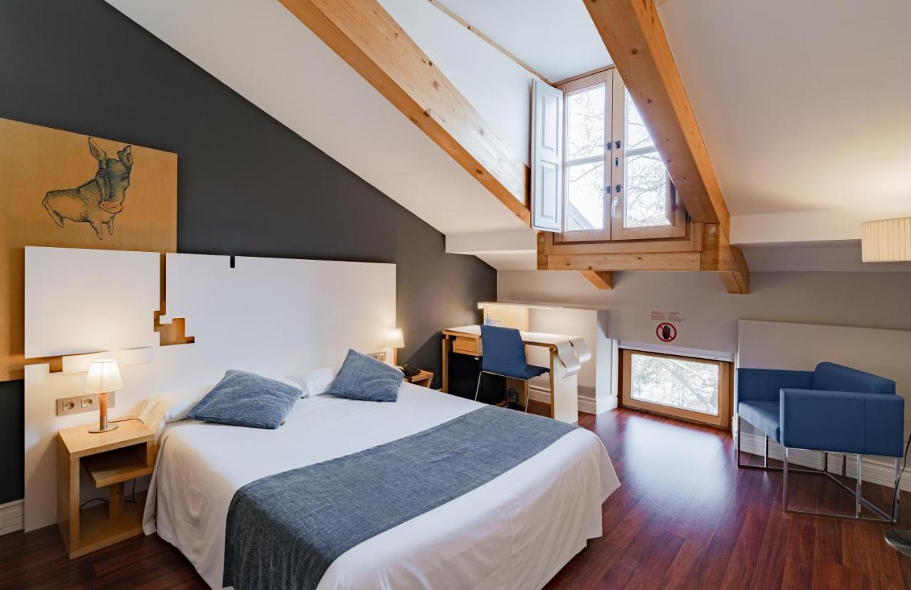 Zenit El Coloquio Hotel Valladolid Luaran gambar