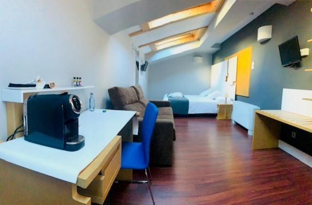 Zenit El Coloquio Hotel Valladolid Luaran gambar