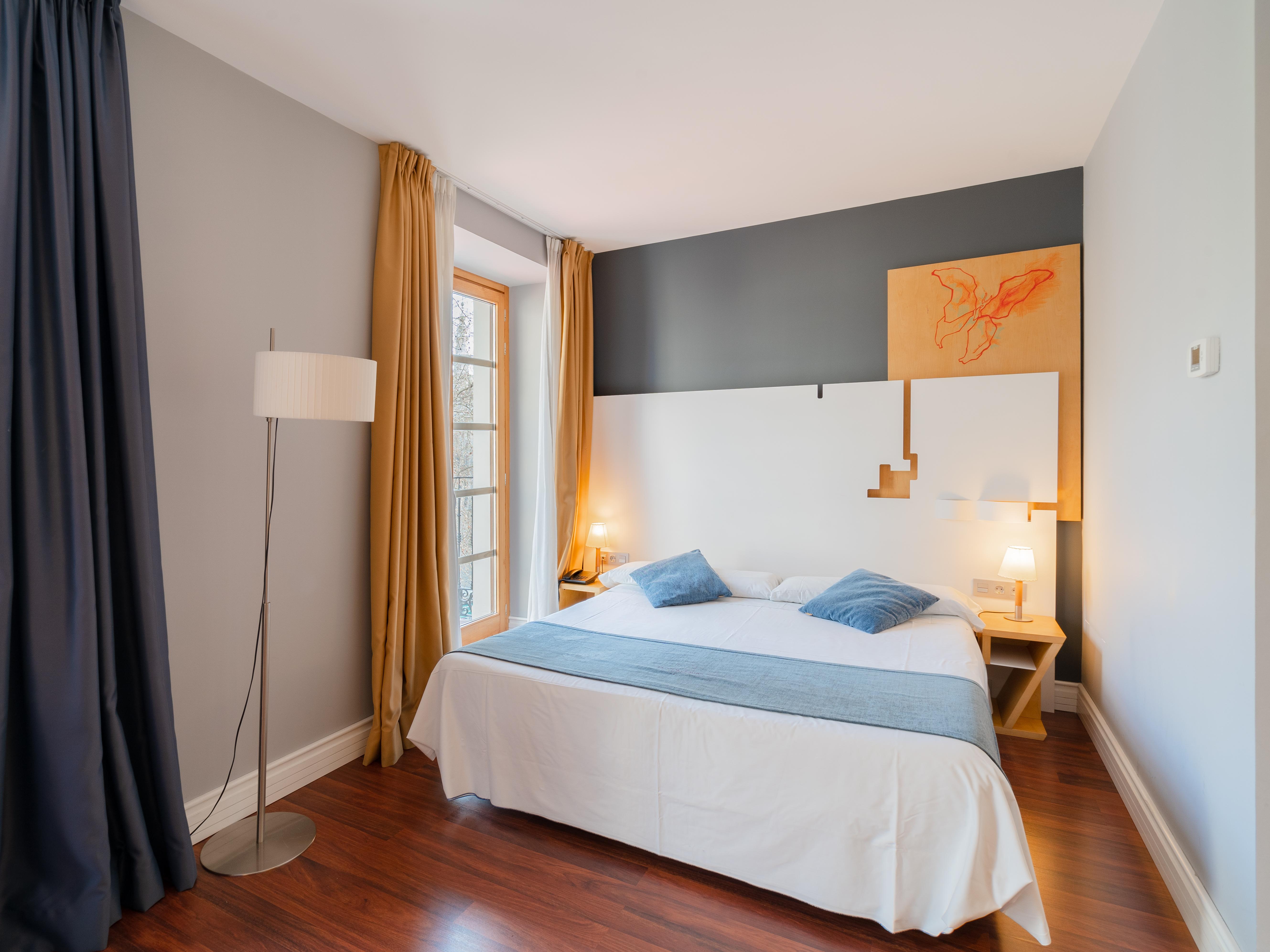 Zenit El Coloquio Hotel Valladolid Luaran gambar