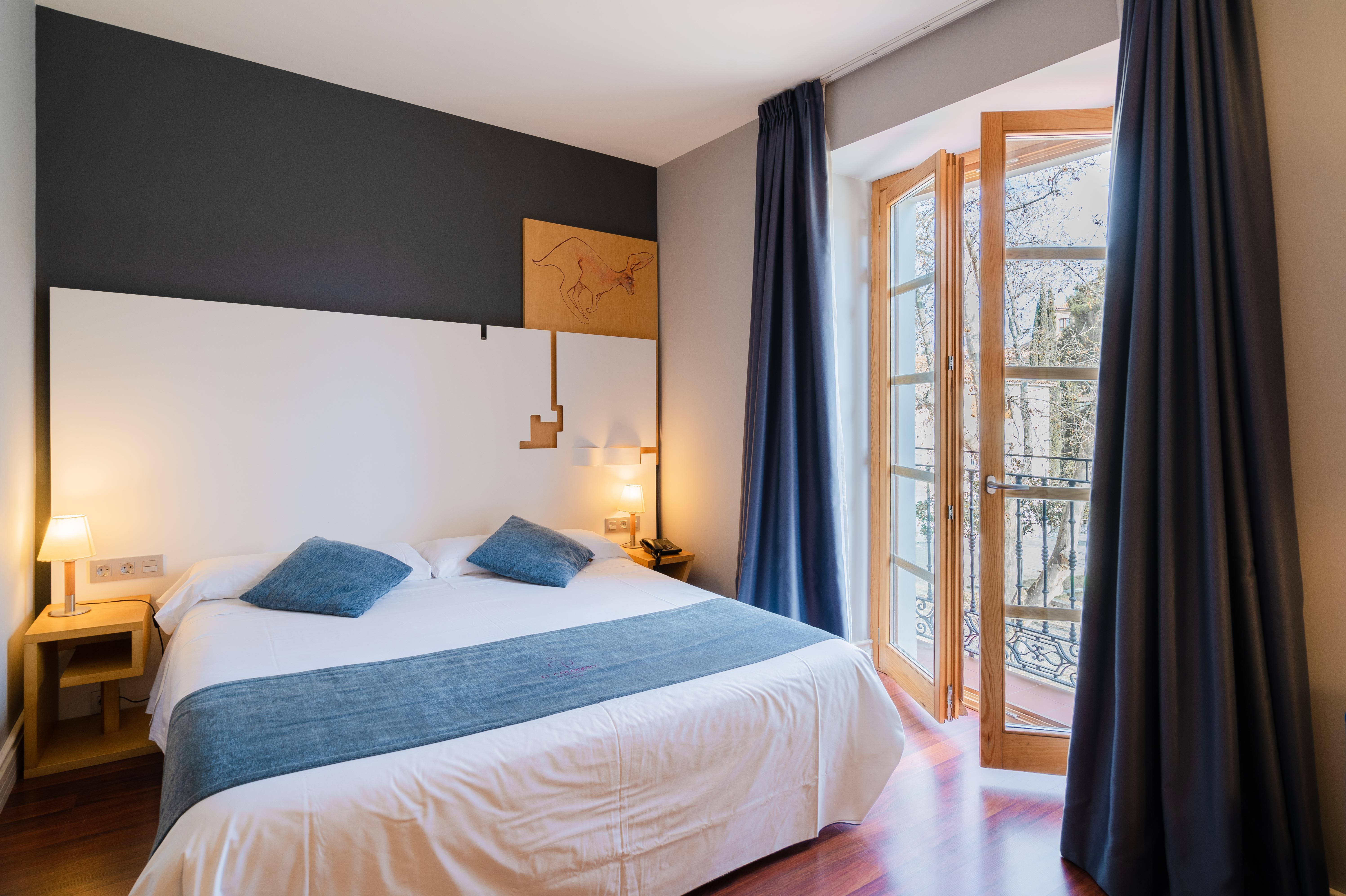 Zenit El Coloquio Hotel Valladolid Luaran gambar