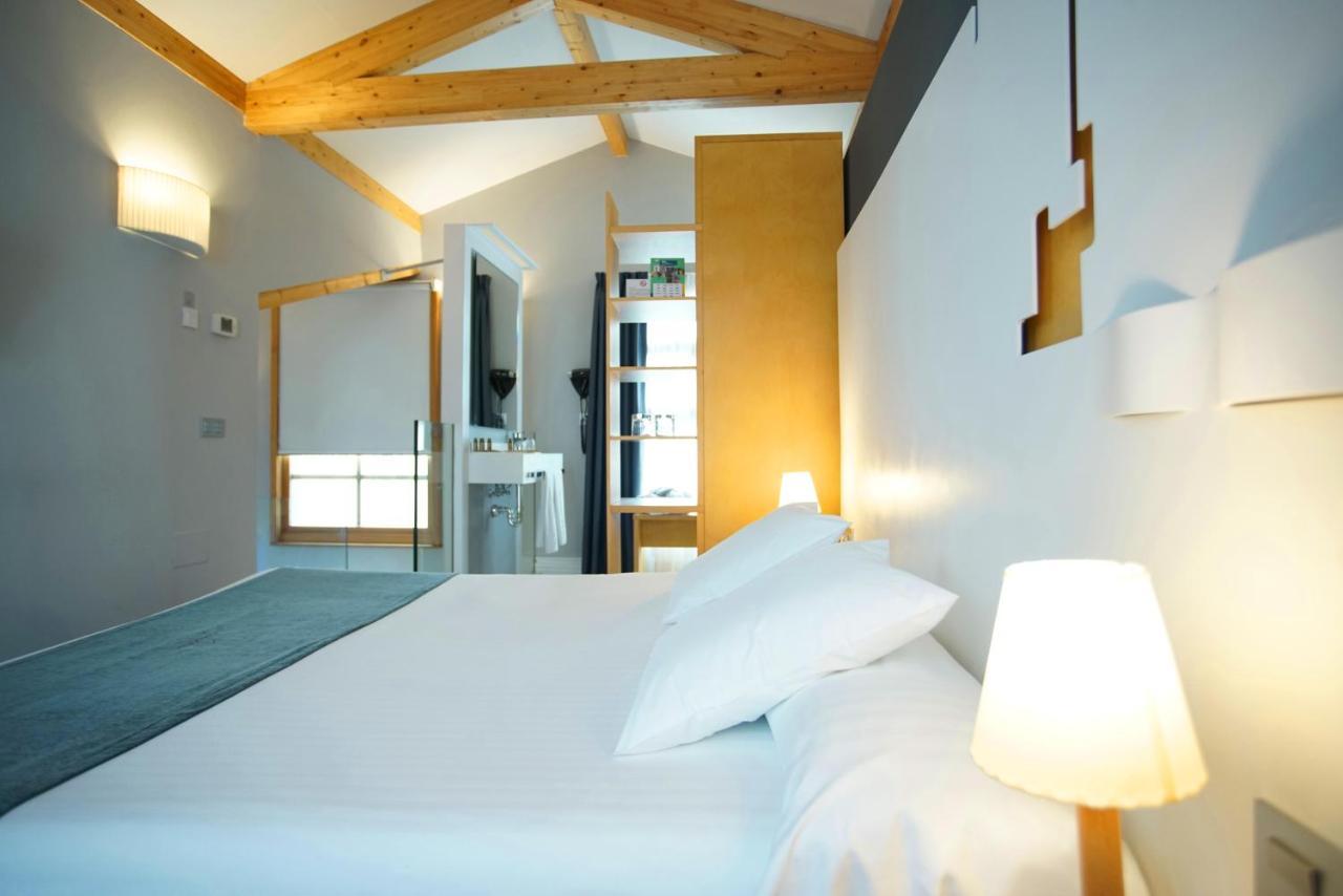 Zenit El Coloquio Hotel Valladolid Luaran gambar
