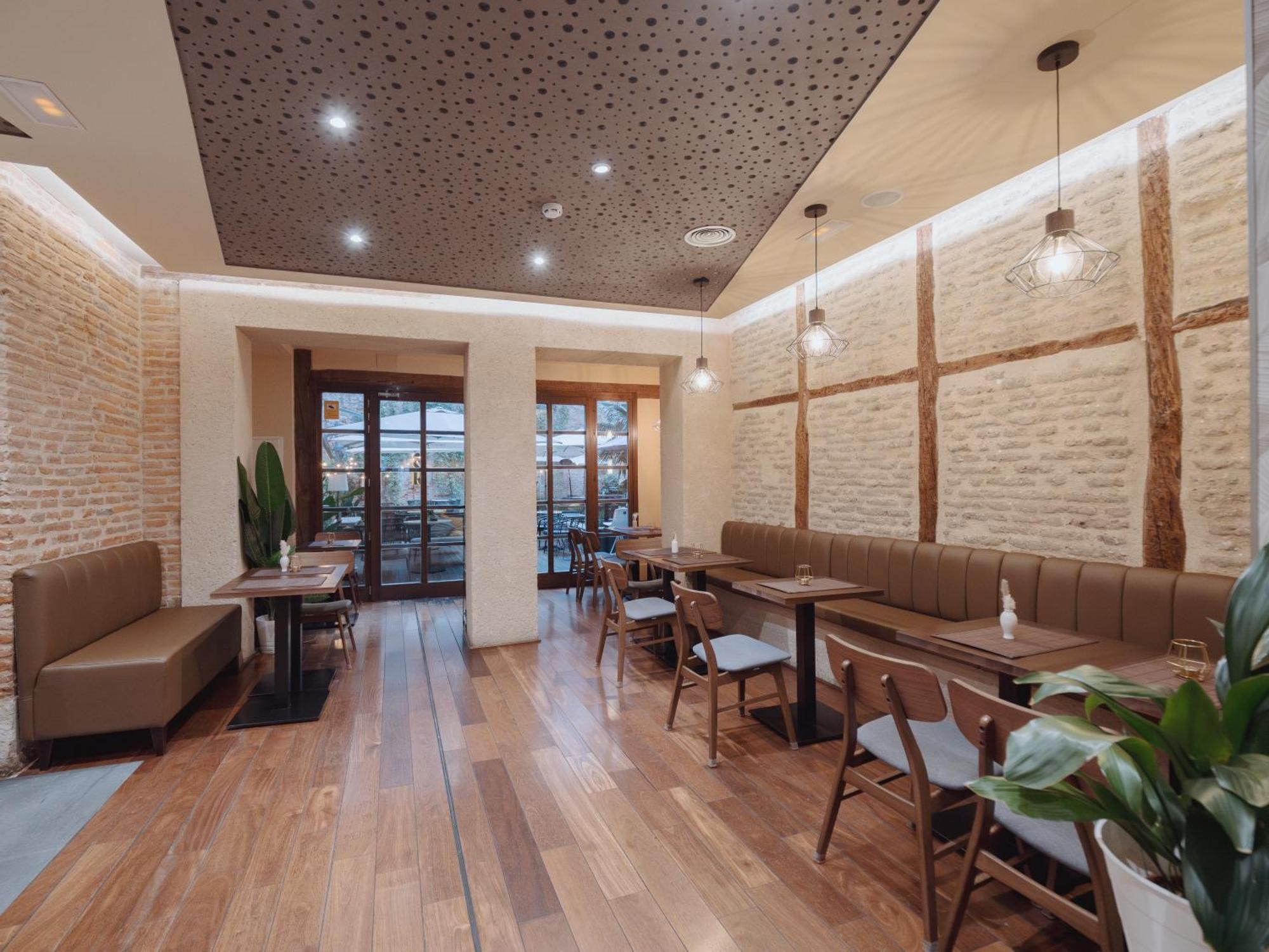 Zenit El Coloquio Hotel Valladolid Luaran gambar